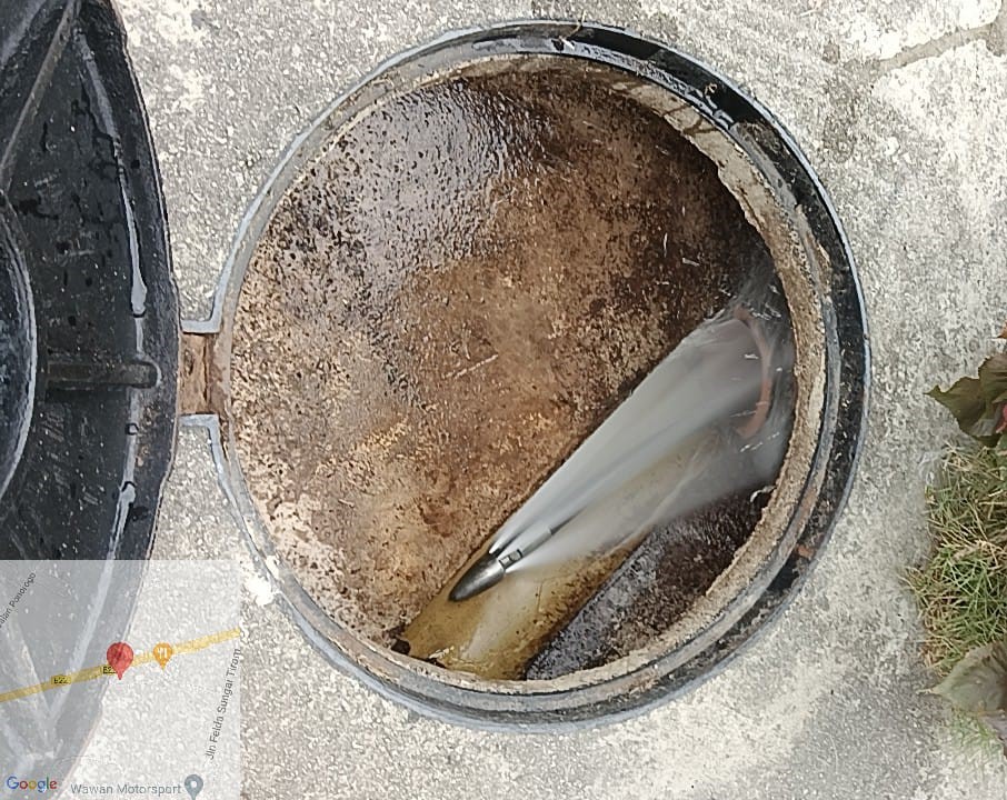 Sewerage blockage clearance site work